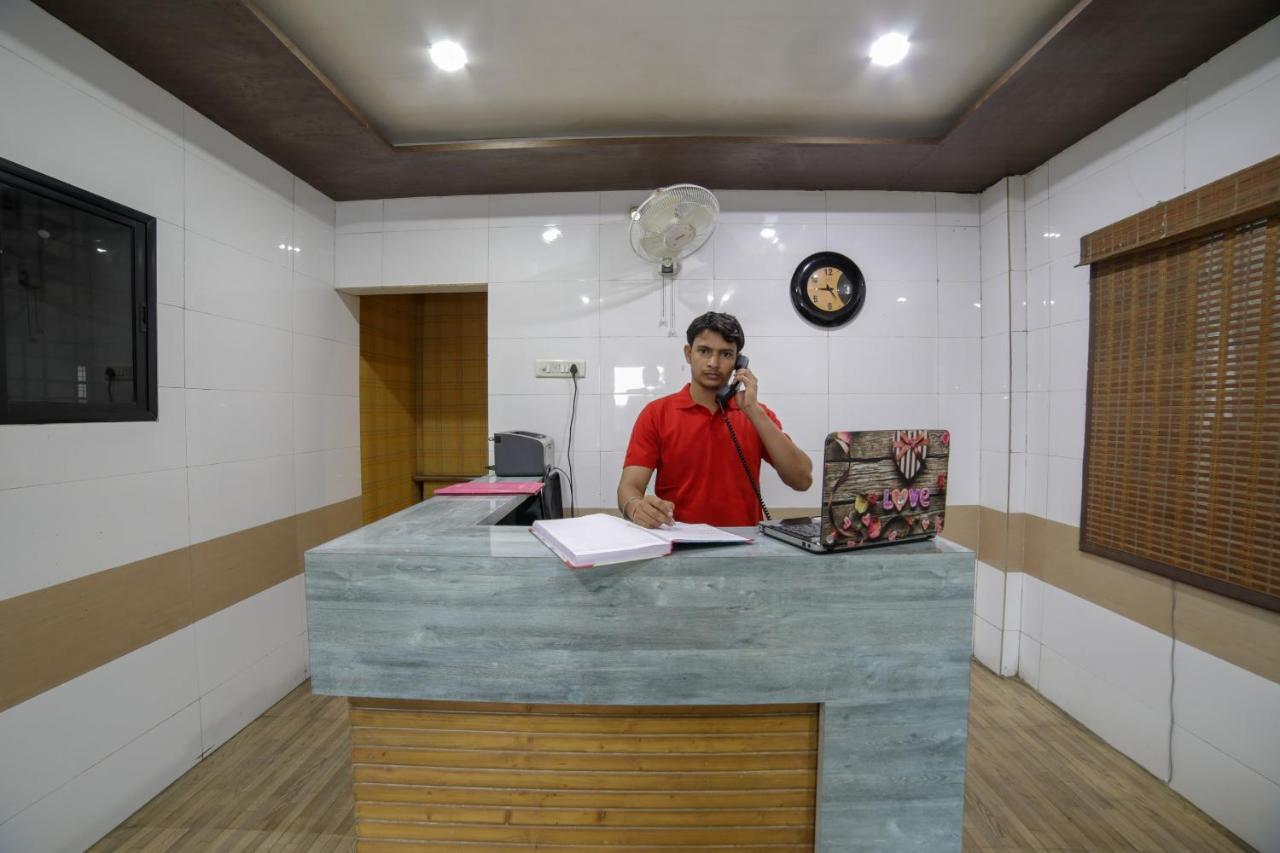 Oyo Flagship Hotel Chandani Rāipur Buitenkant foto